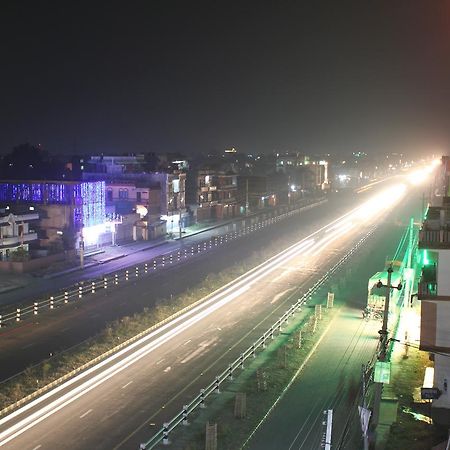 Asian Hotel Butwal Buitenkant foto