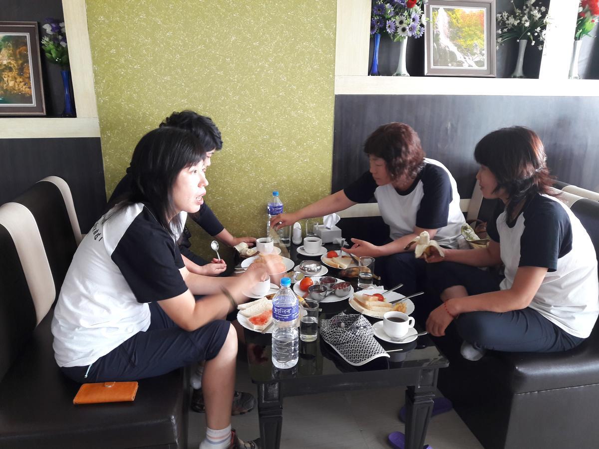 Asian Hotel Butwal Buitenkant foto