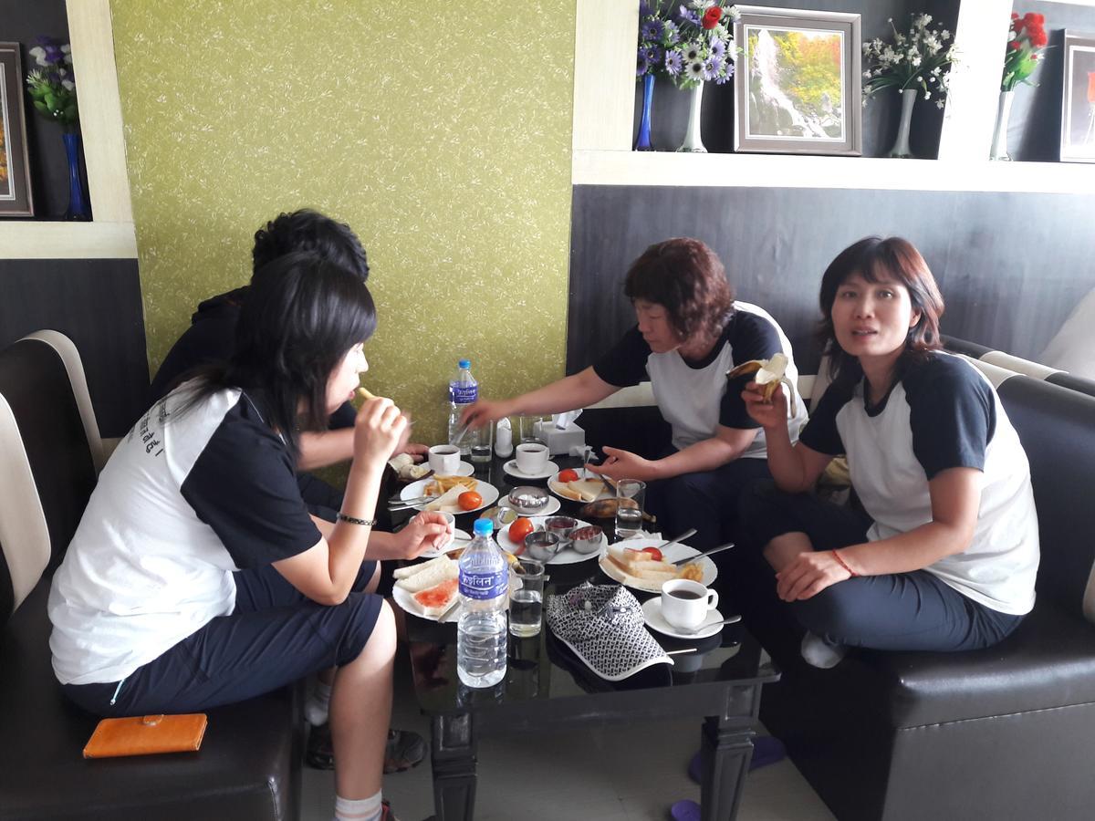Asian Hotel Butwal Buitenkant foto